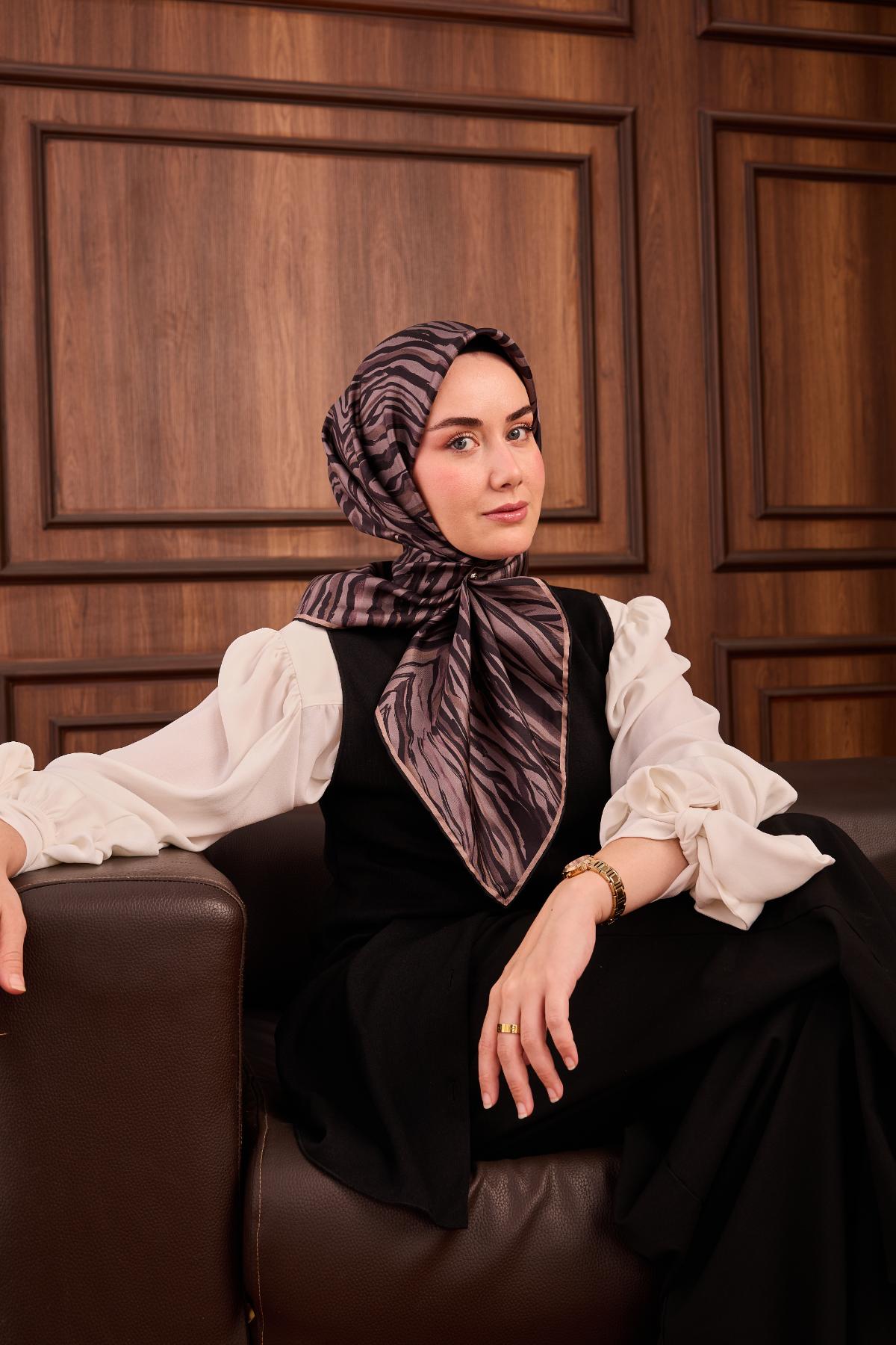 Yeni Sezon Twill İpek Eşarp 11495-01 - İthalesarponline.com - Yeni Sezon Twill İpek Eşarp - Silk Home