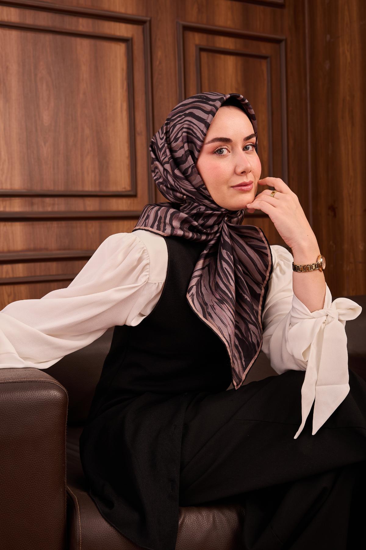 Yeni Sezon Twill İpek Eşarp 11495-01 - İthalesarponline.com - Yeni Sezon Twill İpek Eşarp - Silk Home