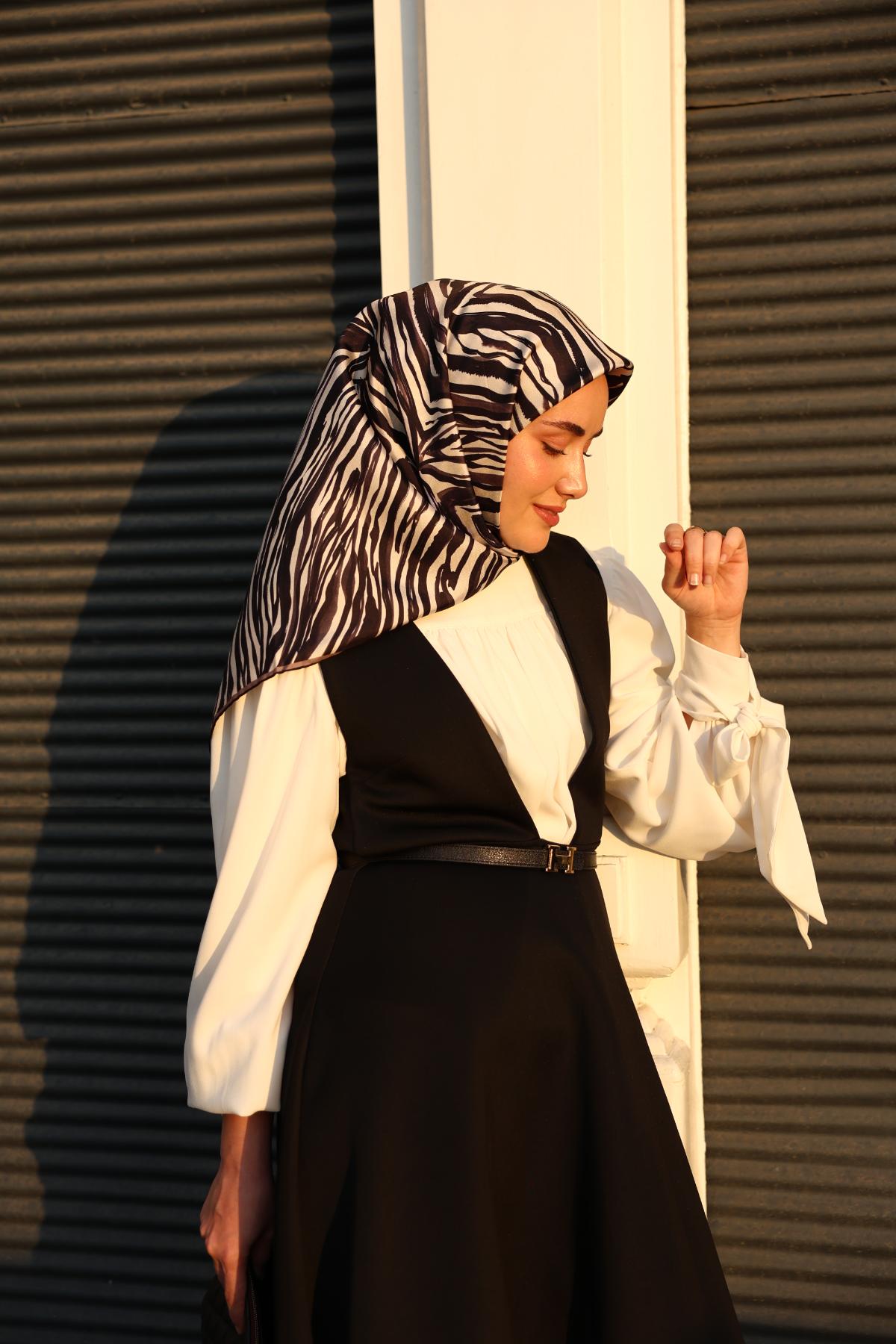 Yeni Sezon Twill İpek Eşarp 11495-02 - İthalesarponline.com - Yeni Sezon Twill İpek Eşarp - Silk Home