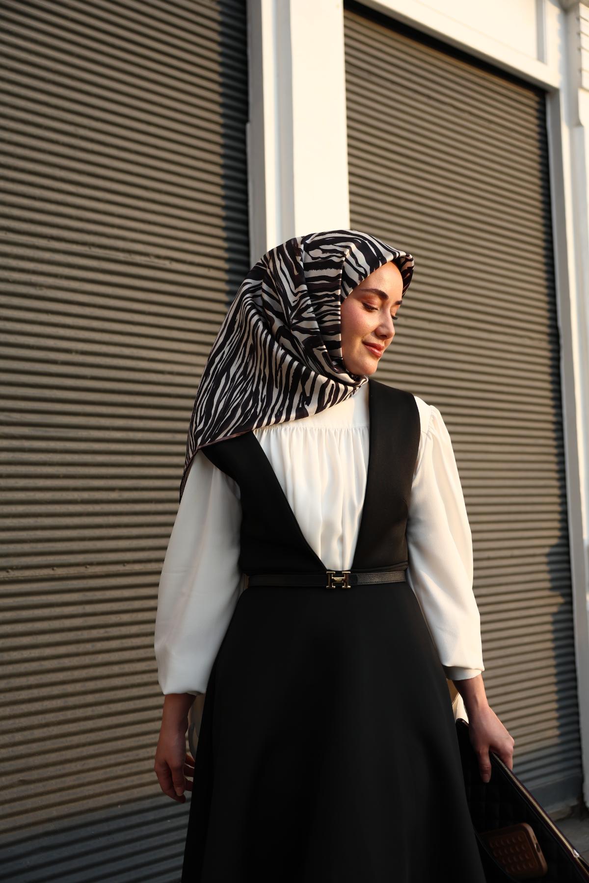 Yeni Sezon Twill İpek Eşarp 11495-02 - İthalesarponline.com - Yeni Sezon Twill İpek Eşarp - Silk Home