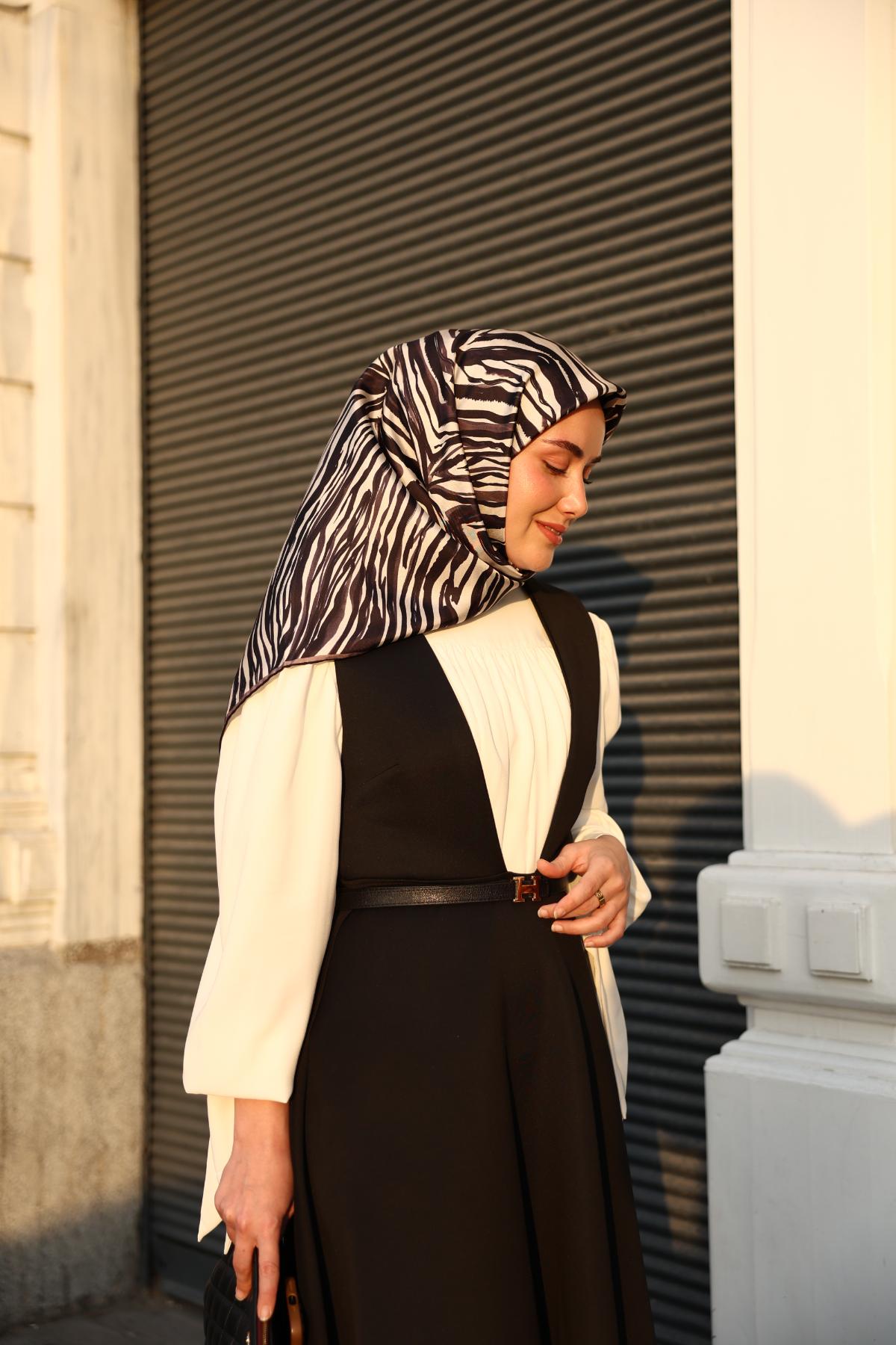 Yeni Sezon Twill İpek Eşarp 11495-02 - İthalesarponline.com - Yeni Sezon Twill İpek Eşarp - Silk Home